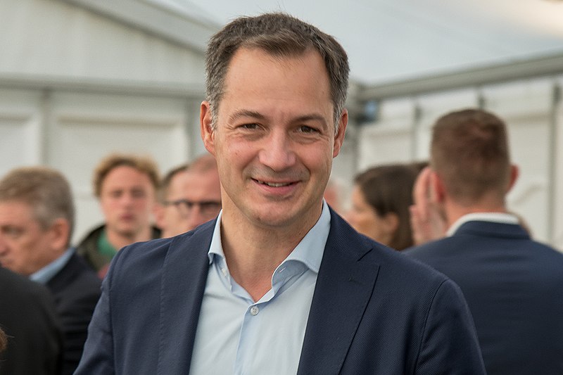 Vous souhaitez inviter le Premier Ministre pour une visite officielle ou un événement spécial ? Est-il possible de contacter Alexander De Croo par téléphone ?