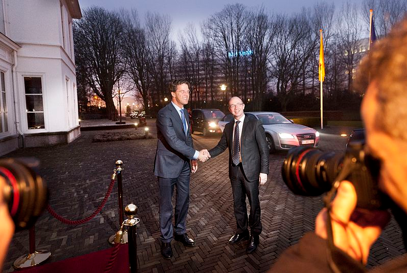 Comment entrer en relation avec Rudy Demotte pour une entrevue ?  Peut-on contacter le président Parlement de la Communauté française de Belgique par téléphone ? 