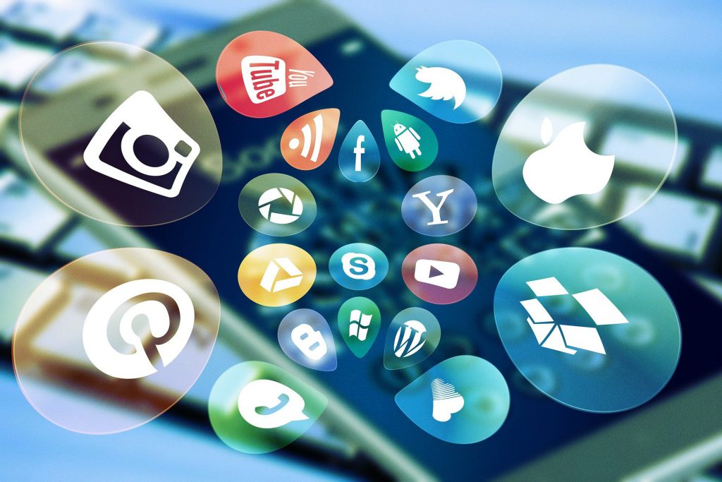 comment-contacter.be - personnalités -social-media