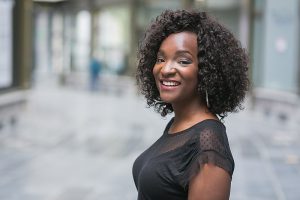Entrer en relation avec Cécile Djunga